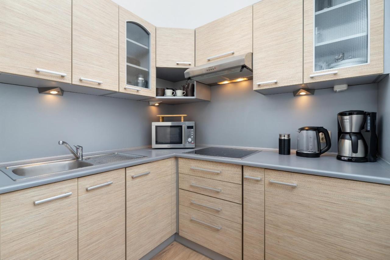 Kazimierz Apartments Near Wawel Royal Castle By Renters Cracovie Extérieur photo